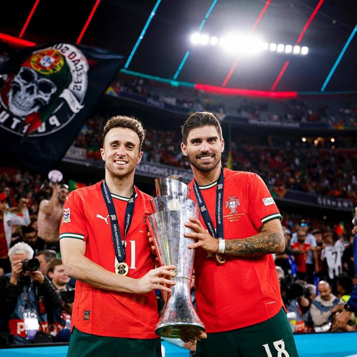 在线下注-内维斯哽咽致辞若塔:国家队永远是你的家,我们一同踏上赛场